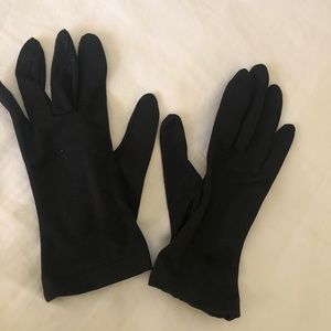 Women’s black vintage gloves